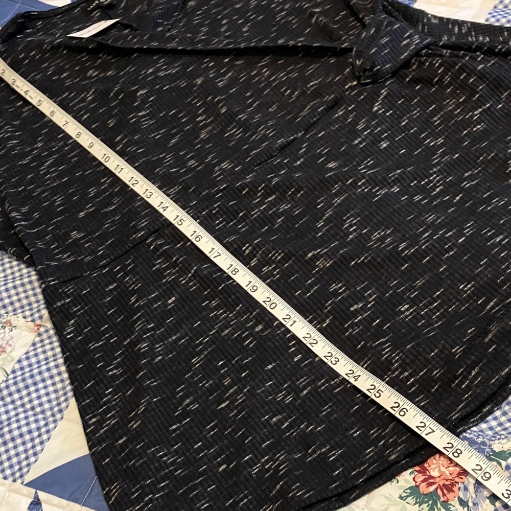 Lane Bryant navyand White Textured Surplice Top - Picture 5 of 6